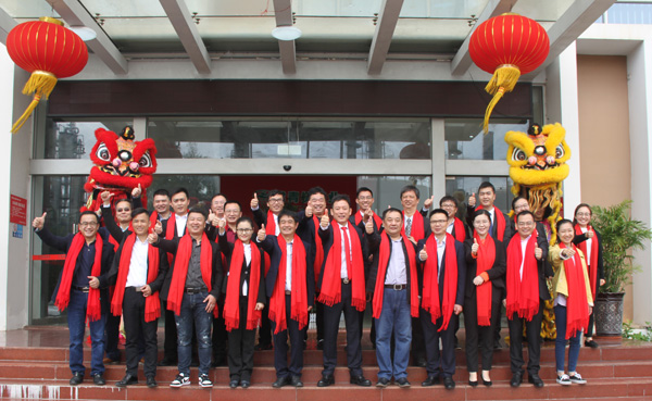 千秋偉業(yè)添錦繡 萬(wàn)里鵬程展宏圖 —— 常青樹(shù)舞獅獻(xiàn)瑞賀新春，歡天喜地迎開(kāi)工！